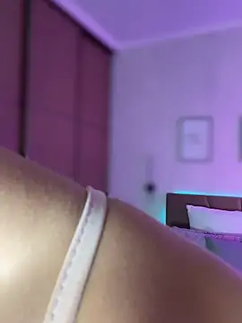 AriNova_ লাইভ XXX চ্যাট