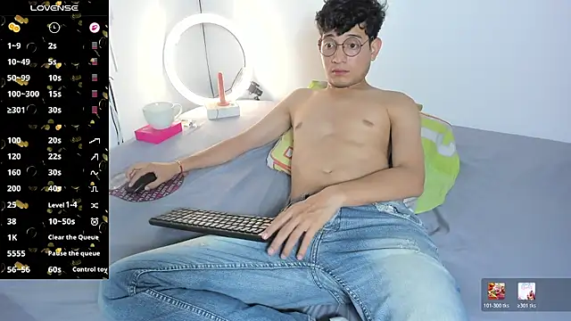 Benjamin_Buster Adlı Modelin Canlı XXX Sohbeti
