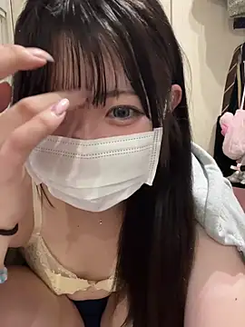 y-u-r-a-33 – Live XXX-chat
