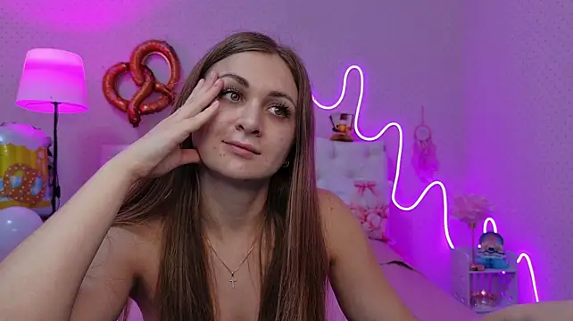BeataBabe Adlı Modelin Canlı XXX Sohbeti