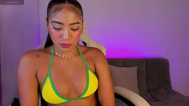 Lexy_lore1 Adlı Modelin Canlı XXX Sohbeti