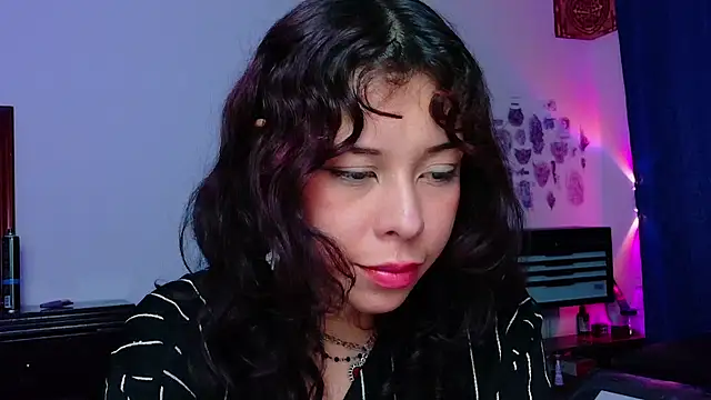 savanah_red XXX чат на живо