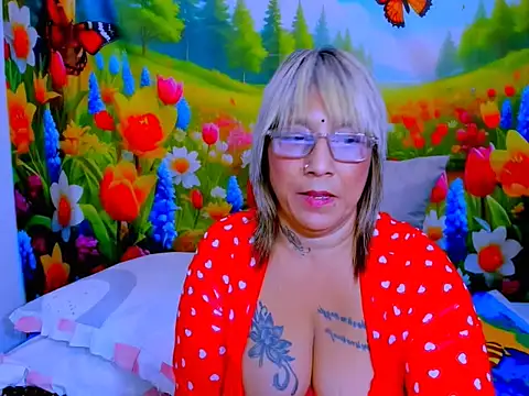 indianroxy's Live XXX Chat