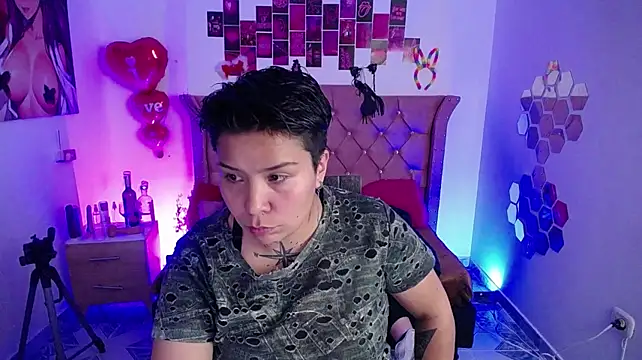 Chat +18 de nat_evans8 ao vivo