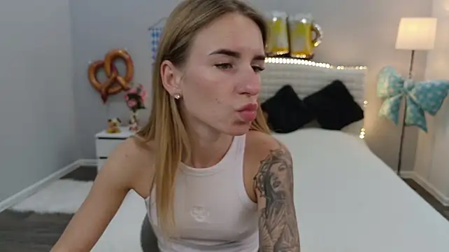 DeboraHorny 现场XXX聊天