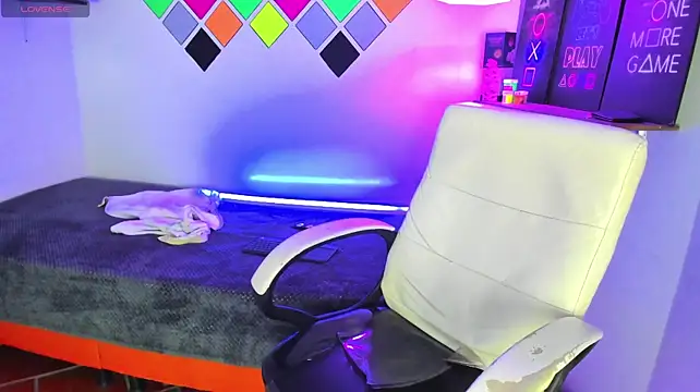 Marcoviolet's Live XXX Chat