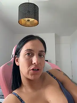 LaPetiteKim's Live XXX Chat