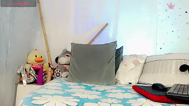 lilith-12's Live XXX Chat