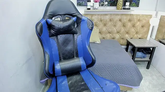 Živý XXX chat StiwenTwink