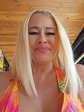 MILFBARBYn Live XXX chat
