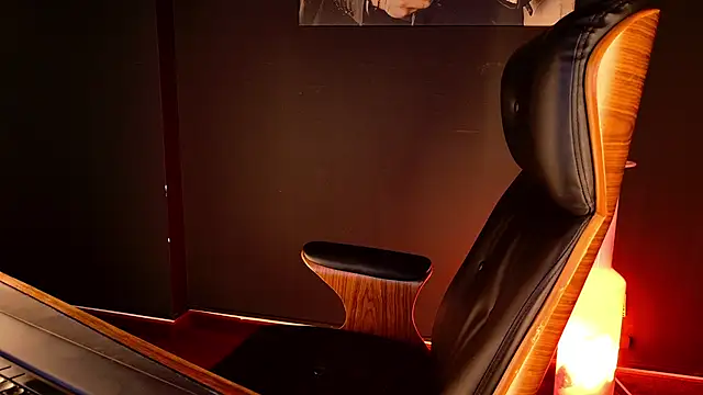 AngeloEric 即時 XXX 聊天