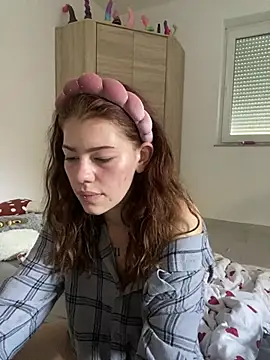 SunnyBunny19 live XXX chat
