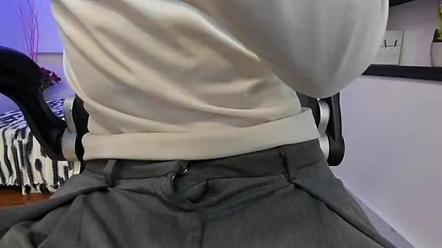 Benji23_ live XXX chat