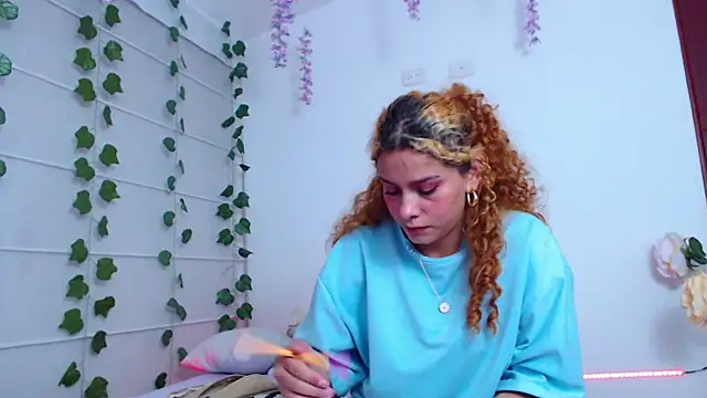 Sarabubbie Chat XXX in diretta