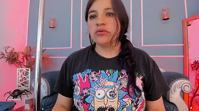 TaraTaylorr Live XXX-Chat