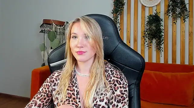 Živý XXX chat ElaraVoltage