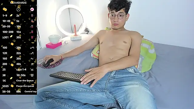 Benjamin_Buster 即時 XXX 聊天
