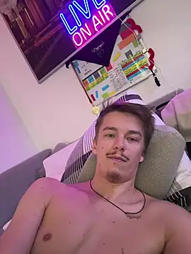 Toyjungee Adlı Modelin Canlı XXX Sohbeti