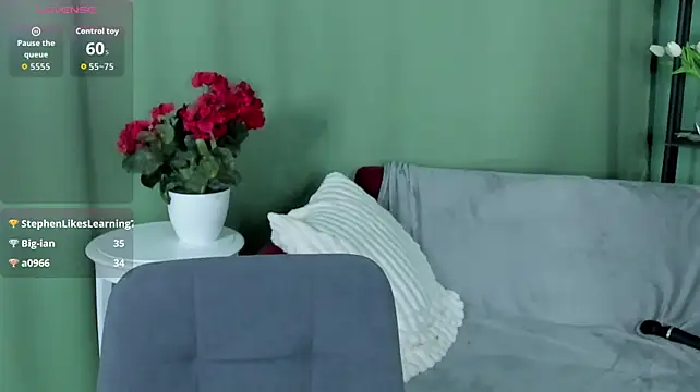 دردشة LeticiaRomano الجنسية المباشرة