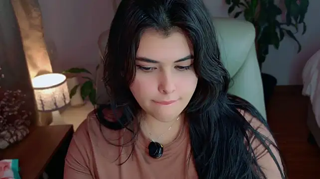 Nannicutee Adlı Modelin Canlı XXX Sohbeti
