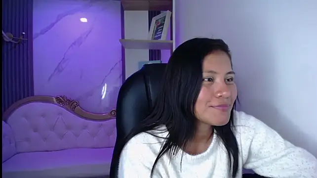 XXX chat uživo modela emiily_tk