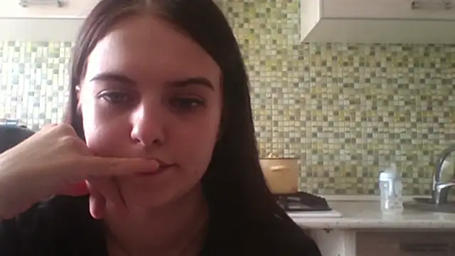 KikiAmino Adlı Modelin Canlı XXX Sohbeti