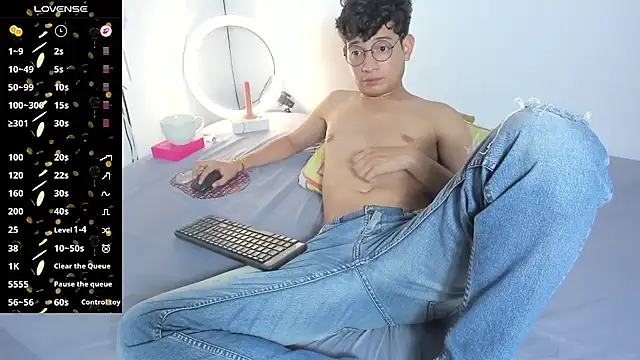 Chat XXX en directo de Benjamin_Buster