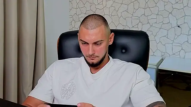 ClintMasters live XXX chat
