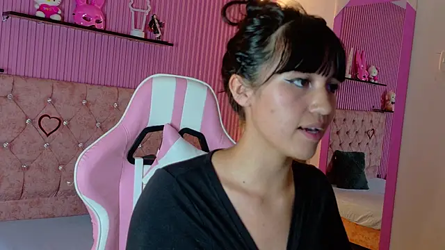 ViolettaKs' Live Chat Room