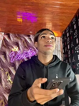 Chat +18 de violeta_E_ ao vivo