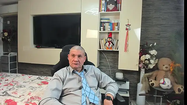 SpartacusDaddy48のライブXXXチャット