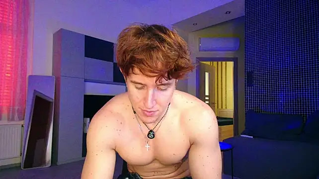 ChristianLevine_ Adlı Modelin Canlı XXX Sohbeti