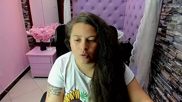 Czat XXX na żywo – SaraThonson_