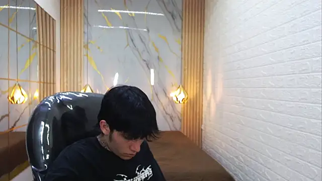 Cry_thereal élő XXX-chatje