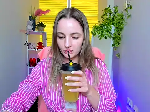 Mila-moon's Live XXX Chat