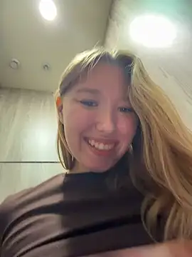 -NaughtyAngel-'s Live XXX Chat