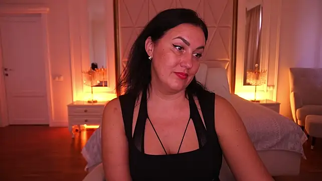 VelvetLuck Adlı Modelin Canlı XXX Sohbeti
