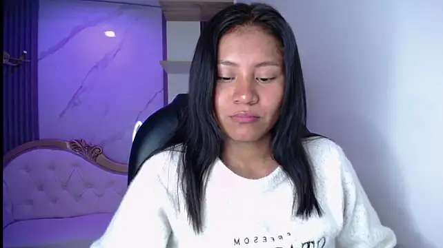 Chat +18 de emiily_tk ao vivo