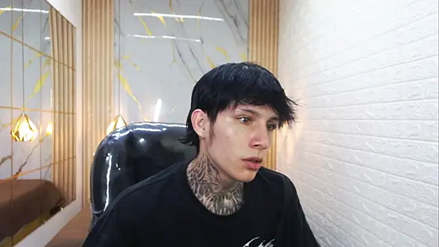 Cry_thereal Chat XXX in diretta