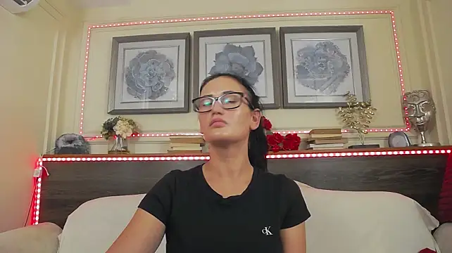 HellenDesire's Live XXX Chat