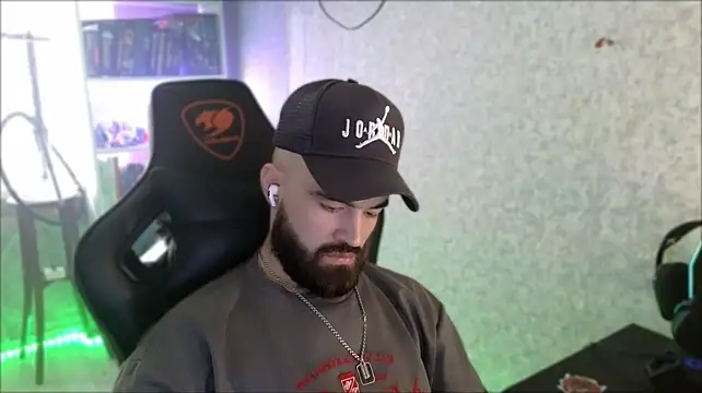 Chatroom XXX en direct de _Serious_Man
