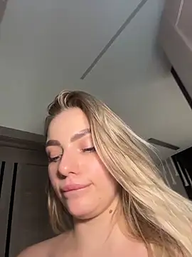 HugeBoobsAlice Chat XXX live