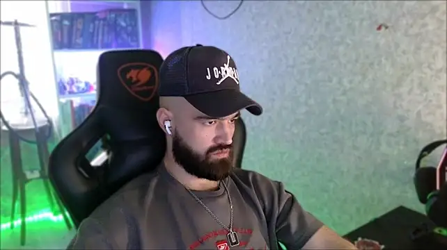 _Serious_Man Chat XXX in diretta
