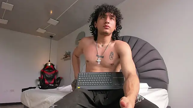 JackSavage_ লাইভ XXX চ্যাট