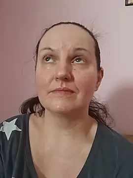 BustyLadyAlma's Live XXX Chat