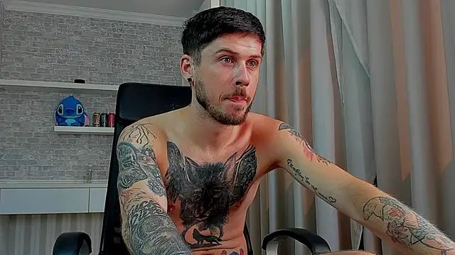 Chat XXX en directo de JonahShaw