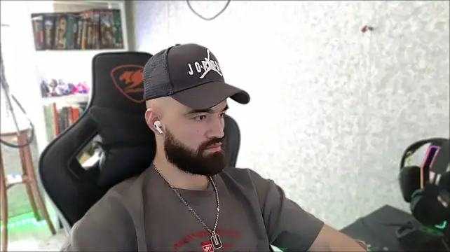 XXX chat uživo modela _Serious_Man