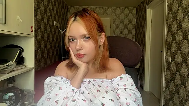 Miasamer Adlı Modelin Canlı XXX Sohbeti