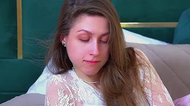 دردشة HaileyArden الجنسية المباشرة