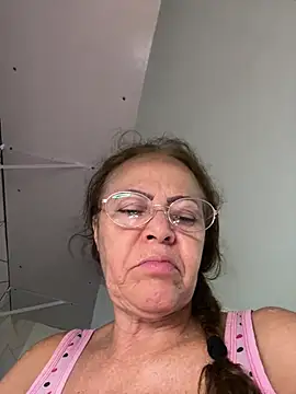 Granny6boys' Live XXX Chat